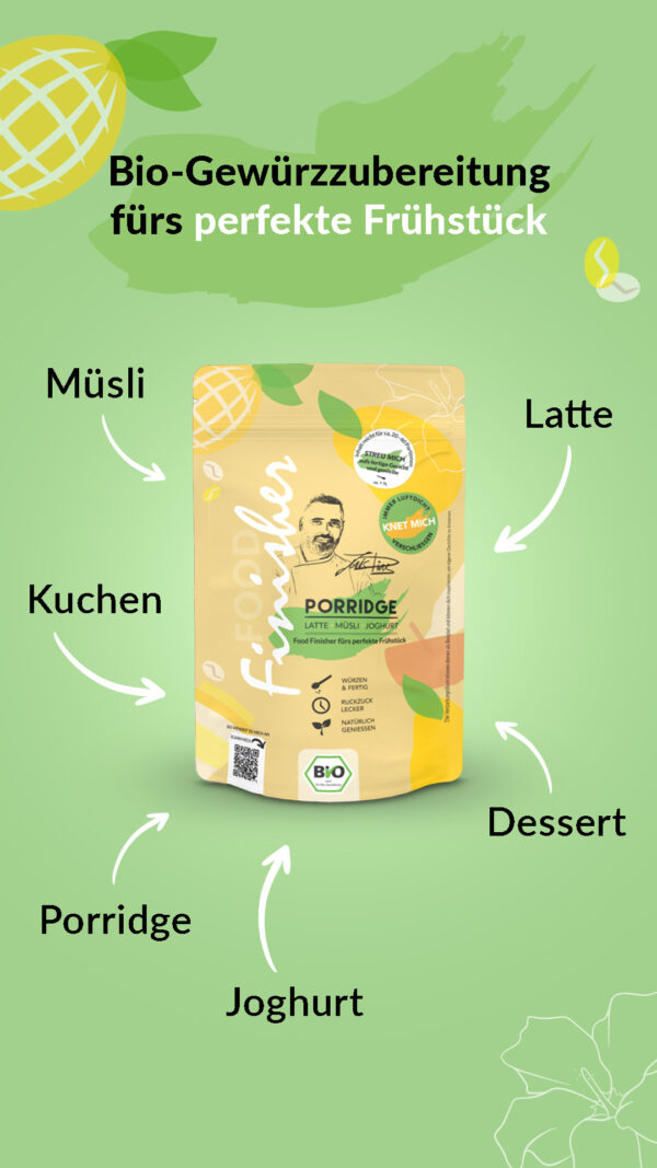 EINE GEWÜRZ-MIX-PACKUNG, UMGEGEBEN VON EINEM SCHALE PORRIDGE MIT FRÜCHTEN, NÜSSEN UND HONIG. DIE MISCHUNG VERLEIHT EINEN WARMEN UND AROMATISCHEN GESCHMACK, IDEAL FÜR EIN GENUSSVOLLES FRÜHSTÜCK.