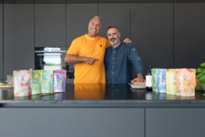 Kai Ebel und Luis Dias kochen gemeinsam mit den Food Finisher Gewürz-Mixen.